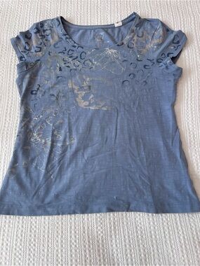 Blue Floral Foil Print Women's Tee zenergy by chicos